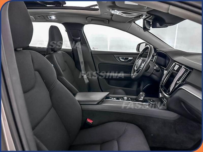 Volvo V60 V60 2.0 b3 Momentum Business Pro auto 8m my21