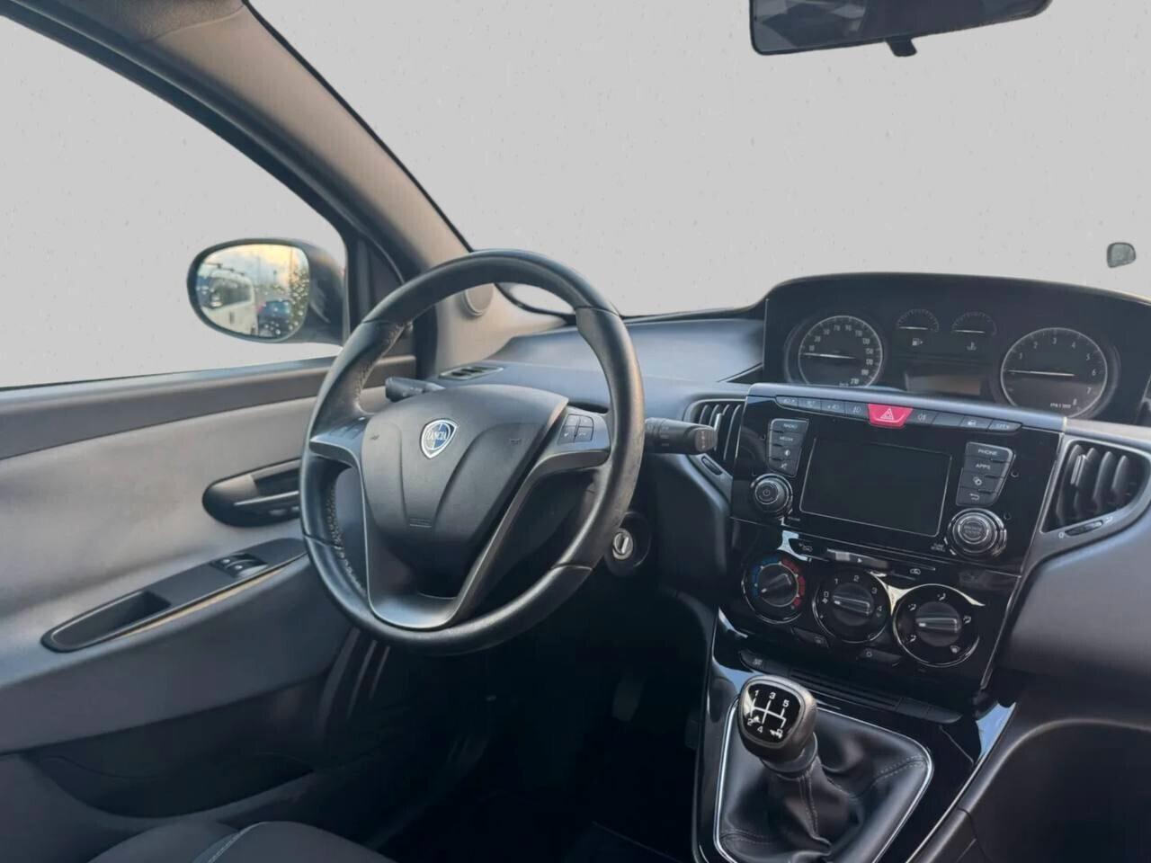 Lancia Ypsilon 1.2 69 CV 5 porte GPL Ecochic Gold 09/2017