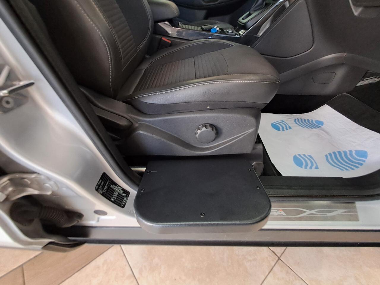 Ford Kuga Autom.Com.Volante Per Diversamente Abili