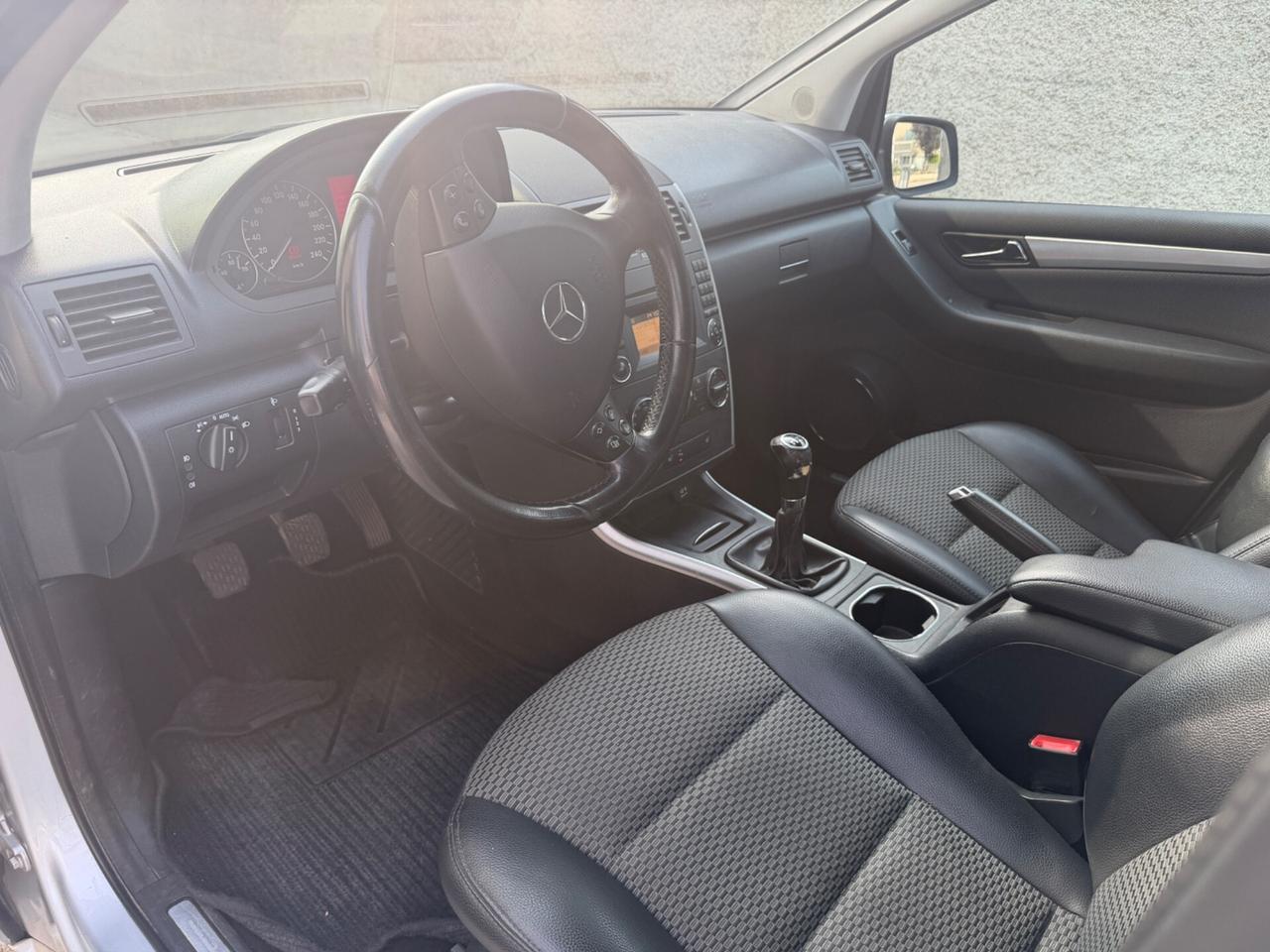 MERCEDES A180 CDI AVANGARDE EURO5