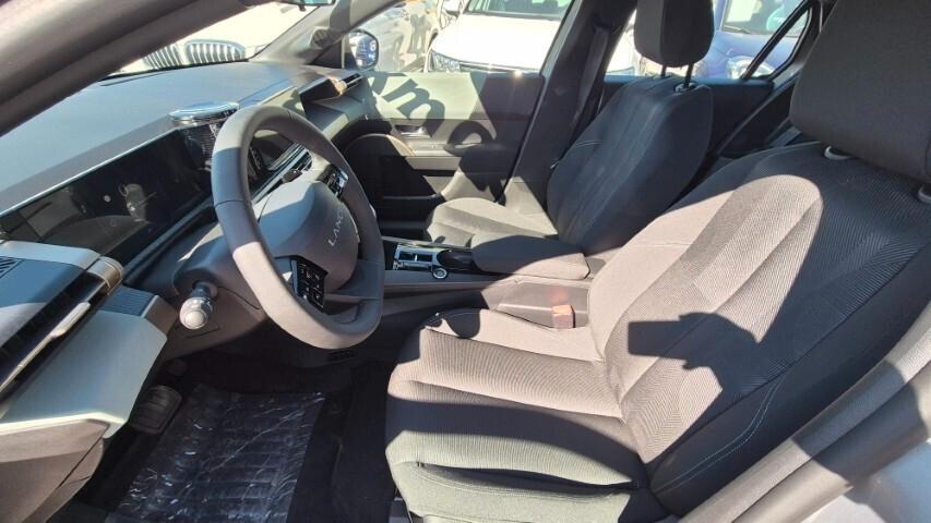 Lancia Ypsilon Hybrid e-DCT