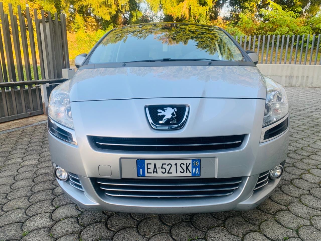 Peugeot 5008 1.6 HDi 110CV Féline 7 posti