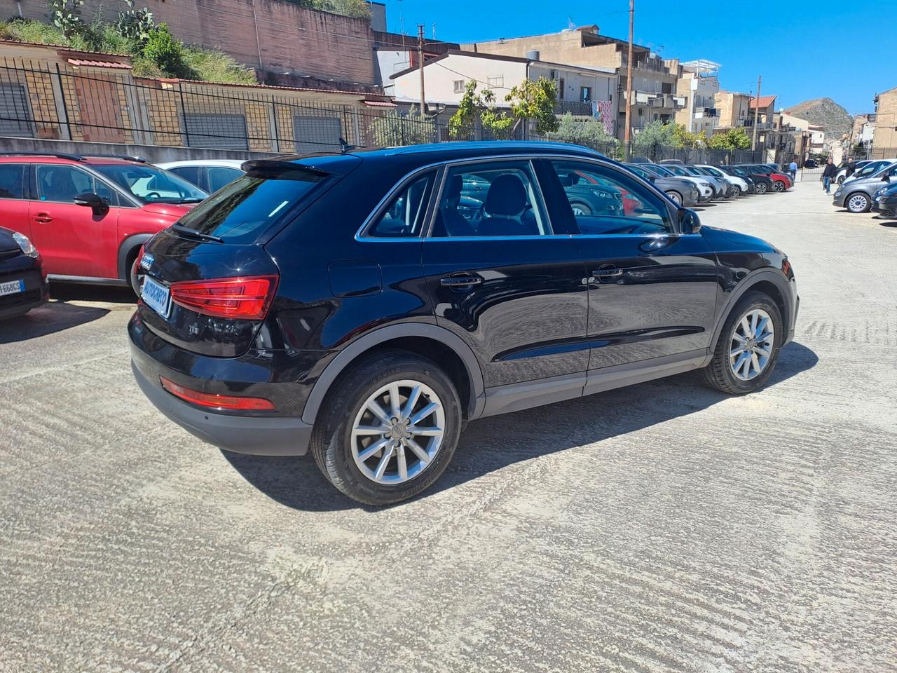 Audi Q3 2.0 TDI 120 CV Business