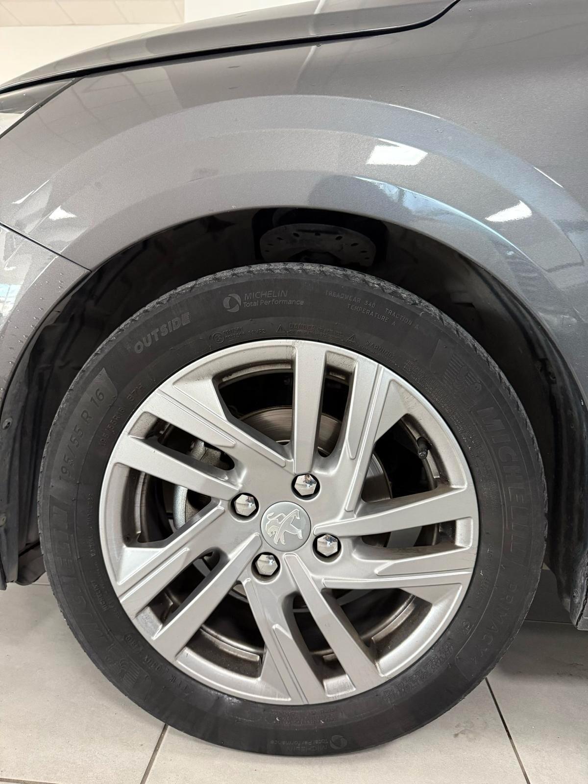 Peugeot 208 PureTech 75 Stop&Start 5 porte Active