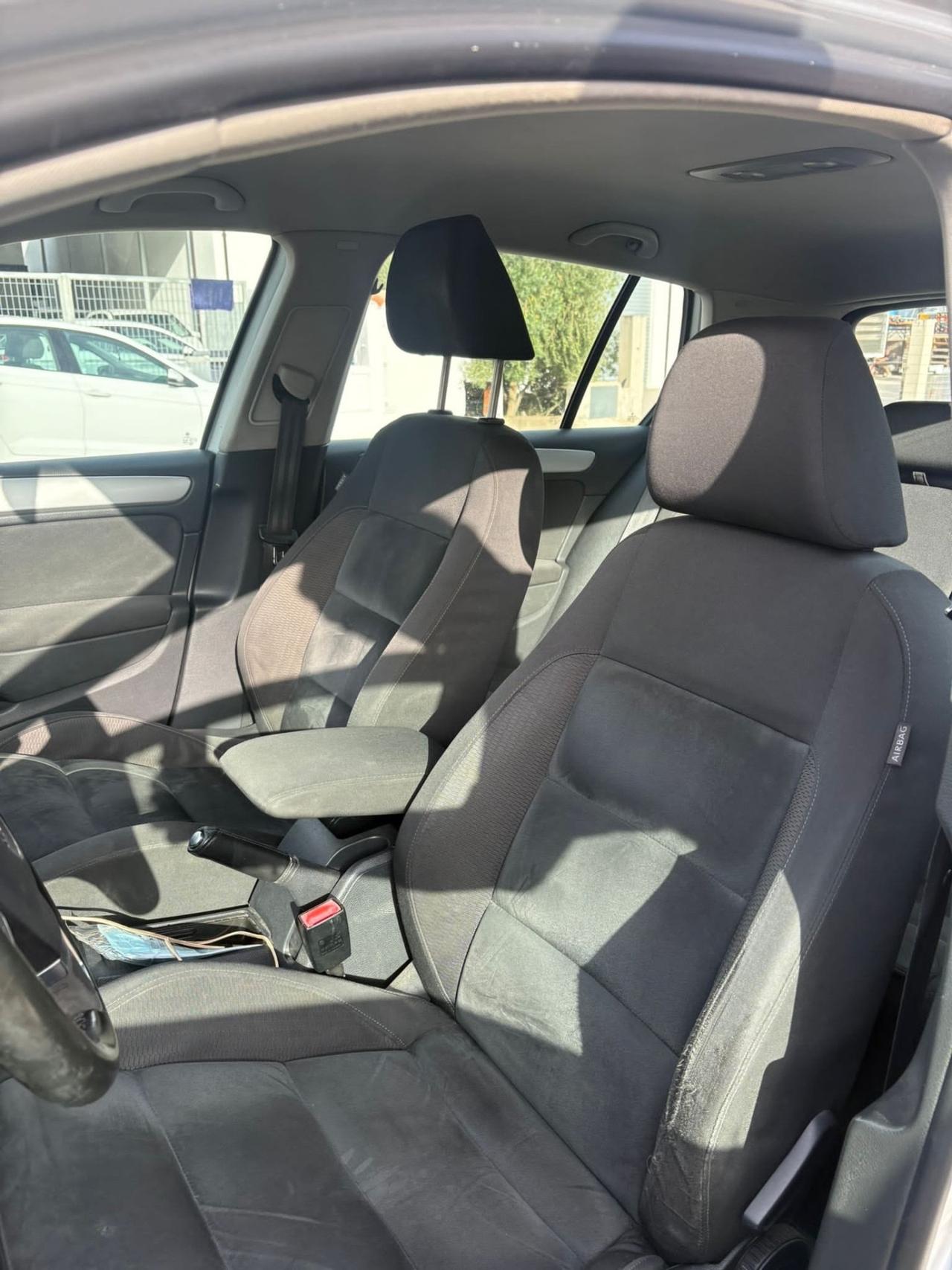 Volkswagen Golf 2.0 TDI 140CV DPF DSG 5p. Highline
