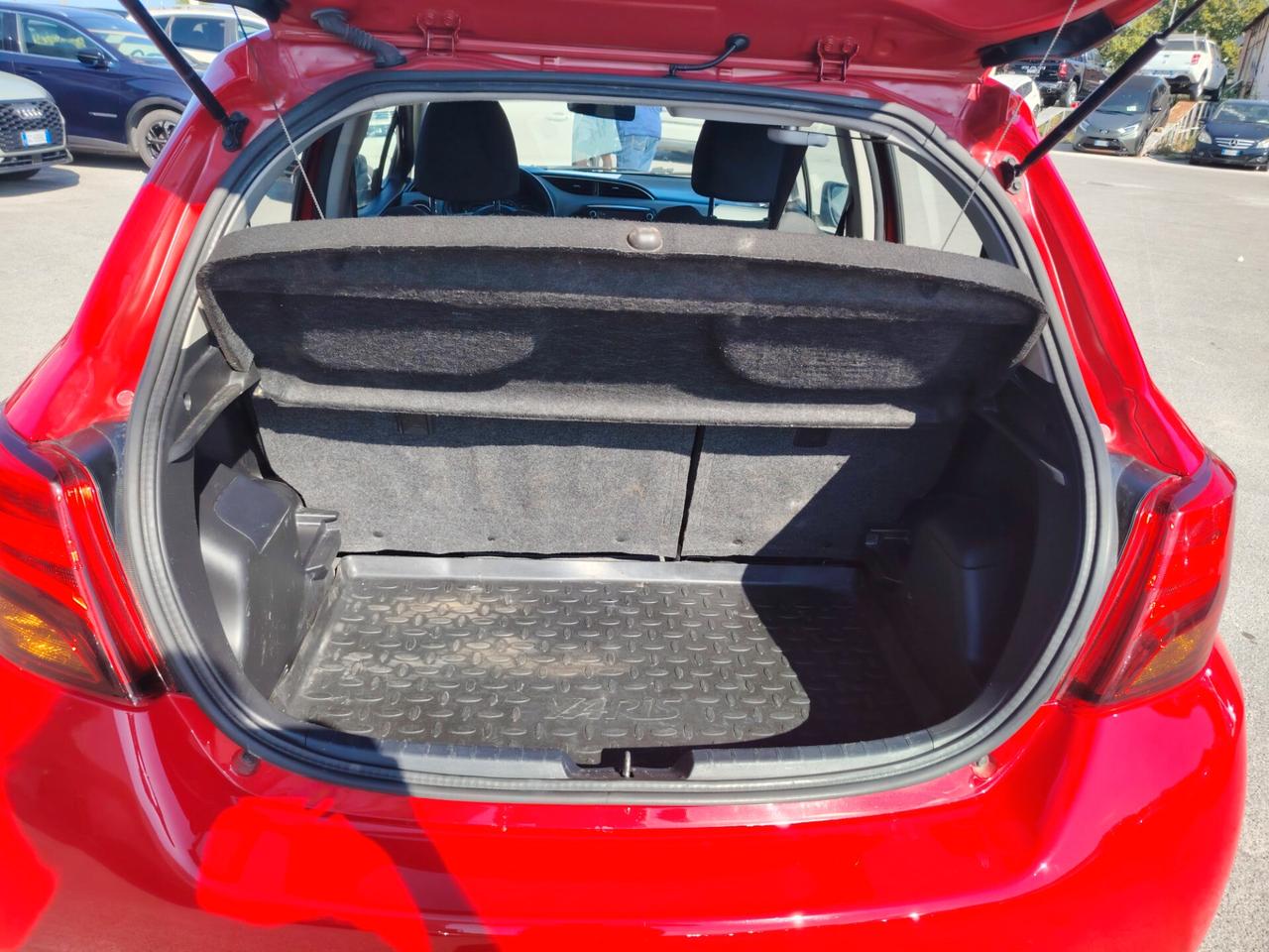 Toyota Yaris 1.0 5 porte Lounge - NEOPATENTATI