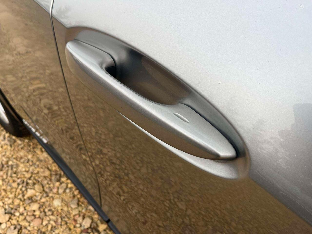 Lexus UX Hybrid Business