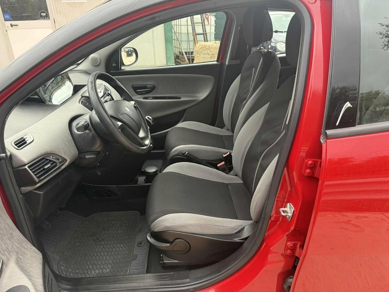 Lancia Ypsilon 1.2 69 69.000km **NEOP OK** 2013