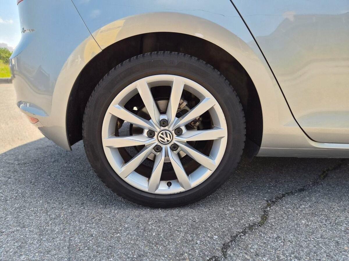 Volkswagen Golf 1.6 tdi Highline 5p