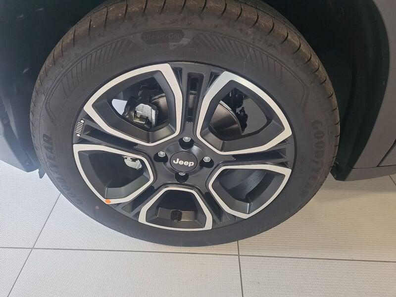 Jeep Avenger 1.2 Turbo MHEV Summit