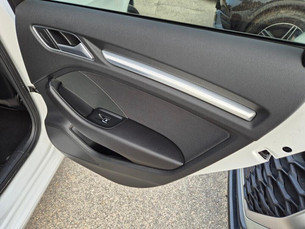 Audi A3 SPORTBACK 1.6 TDI SPORT NAVI LED