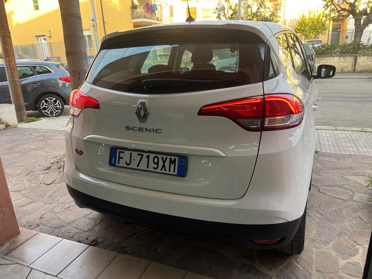 Renault Scenic Scénic dCi 8V 110 CV EDC Energy Bose