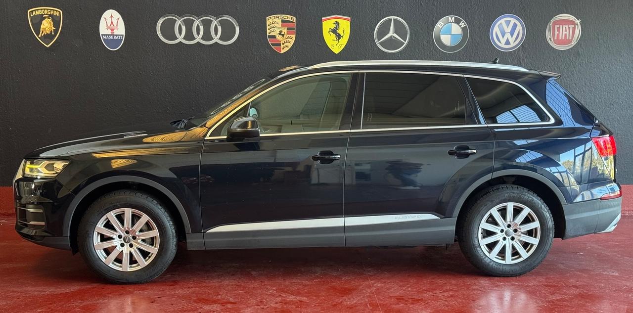 Audi Q7 3.0 TDI 7 POSTI GANCIO TRAINO TETTUCCIO