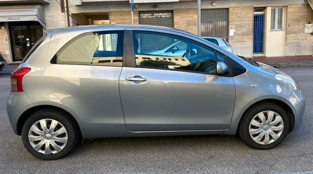 Toyota Yaris 1.0 3 porte Sol