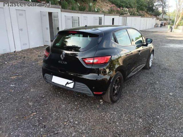 RENAULT Clio Clio 1.2 16v Zen 75cv 5p - FK670YB