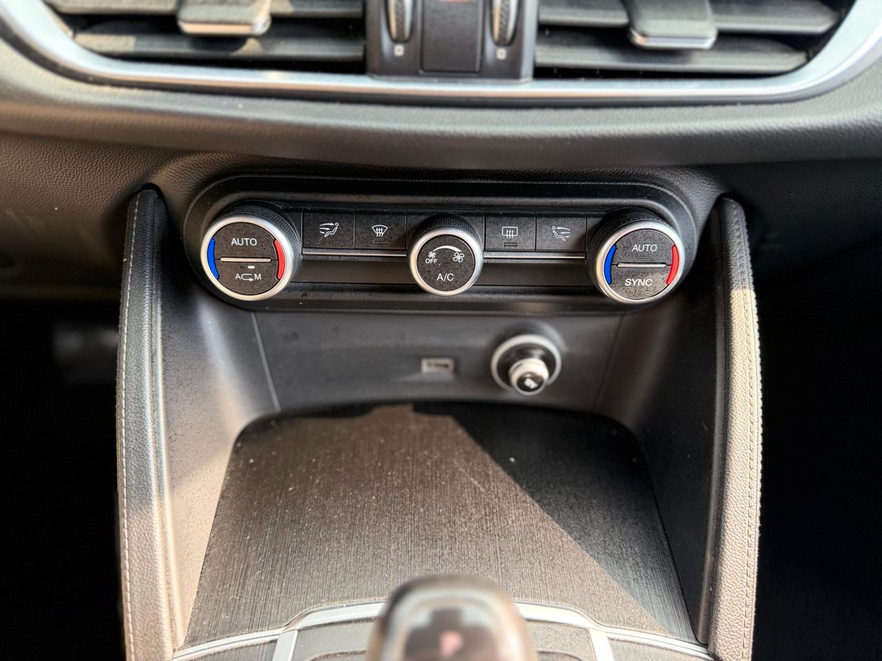 Alfa Romeo Stelvio 2.2 Turbodiesel 180 CV AT8 Q4 Business