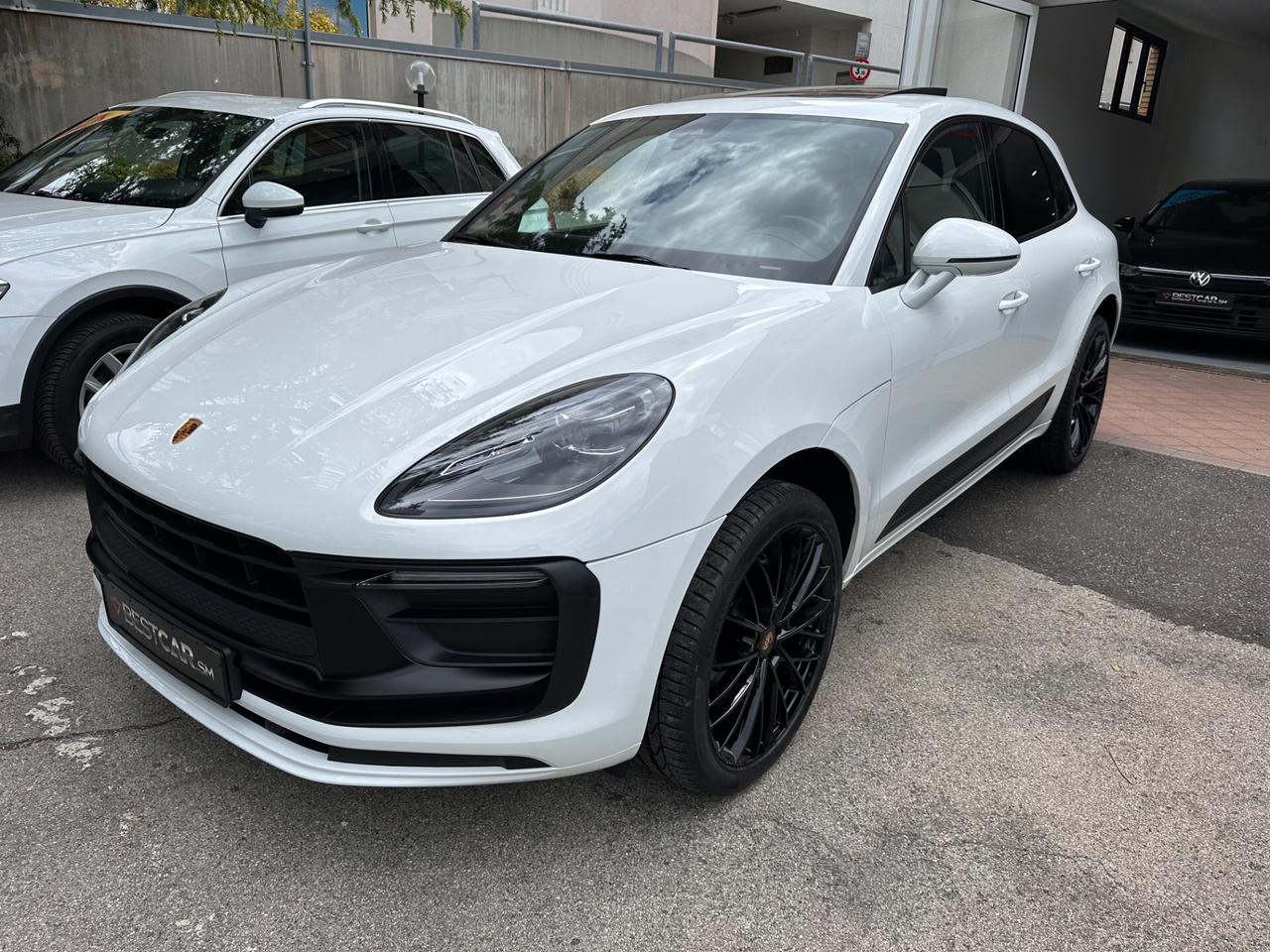 Porsche Macan 2.0 265cv TETTO PANORAMICO / R21 / CAMERA / APPLE CARPLAY