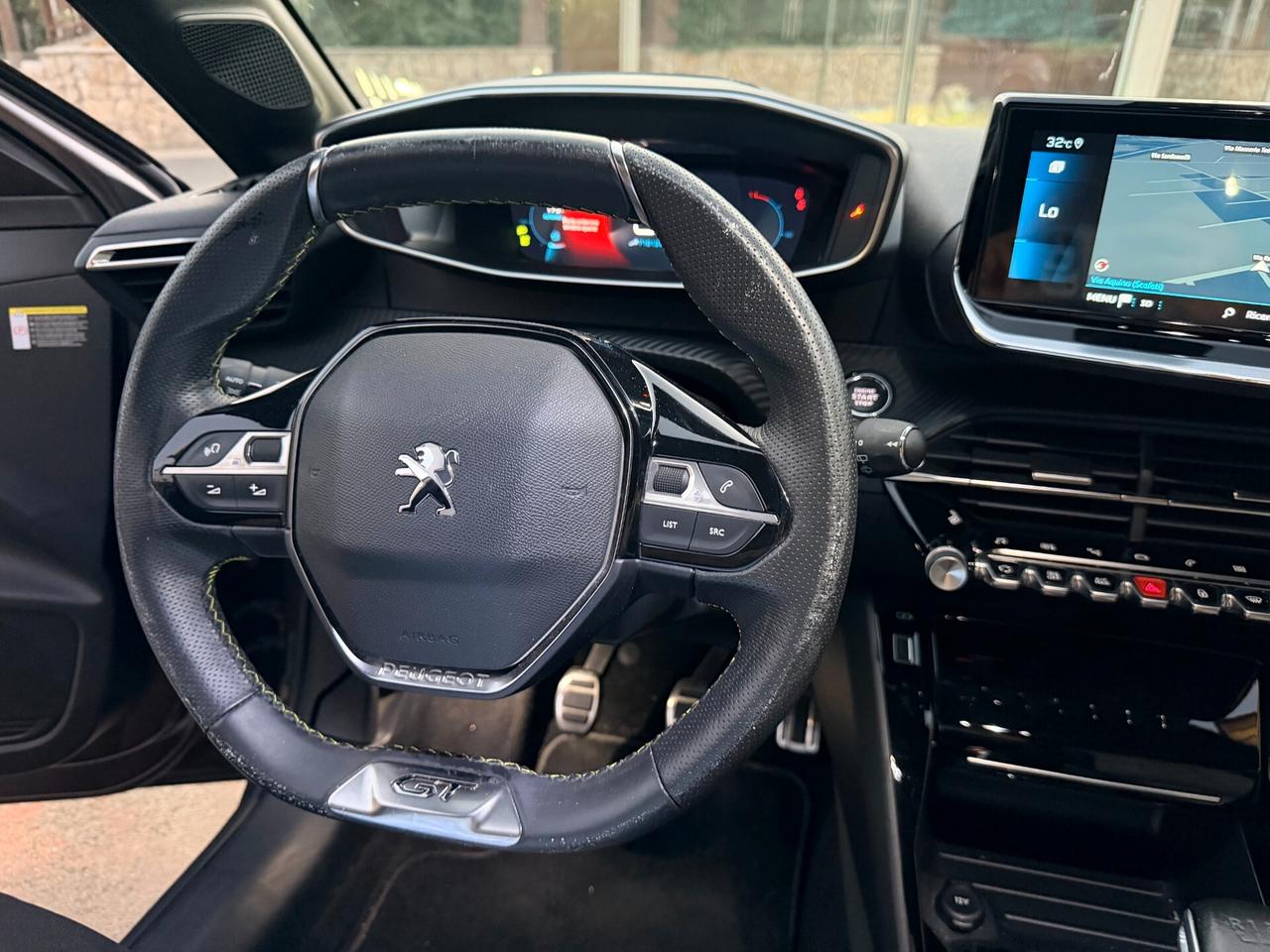 Peugeot 208 BlueHDi 100 CV- GT LINE- 2021-FULL