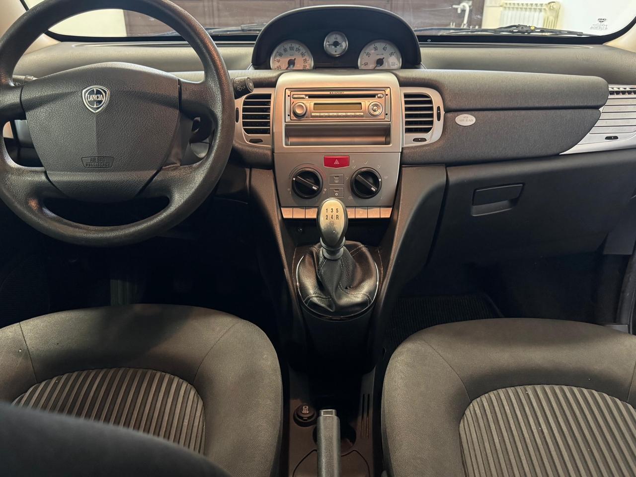 Lancia Ypsilon 1.2 benzina - adatta a neopatentati