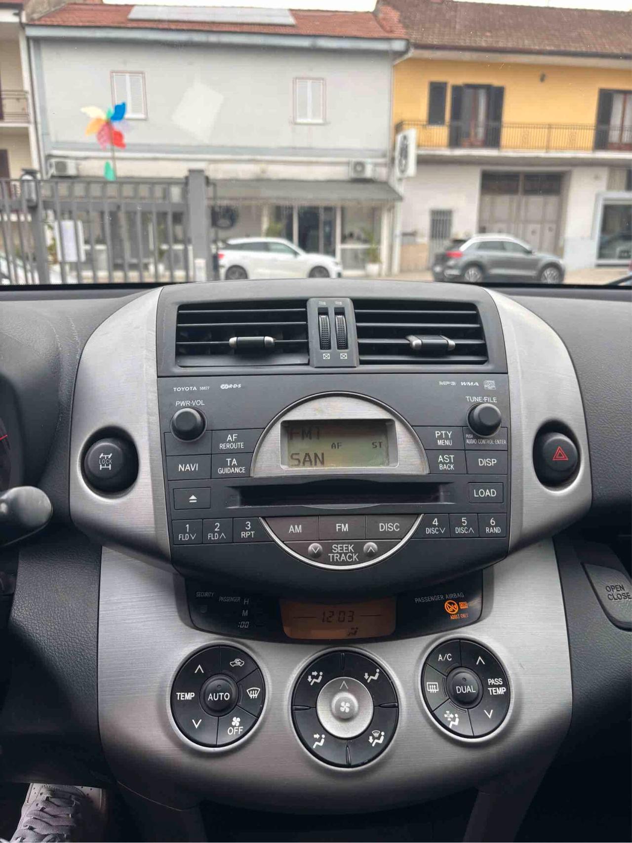 Toyota RAV 4 RAV4 2.2 D-4D 136 CV Luxury