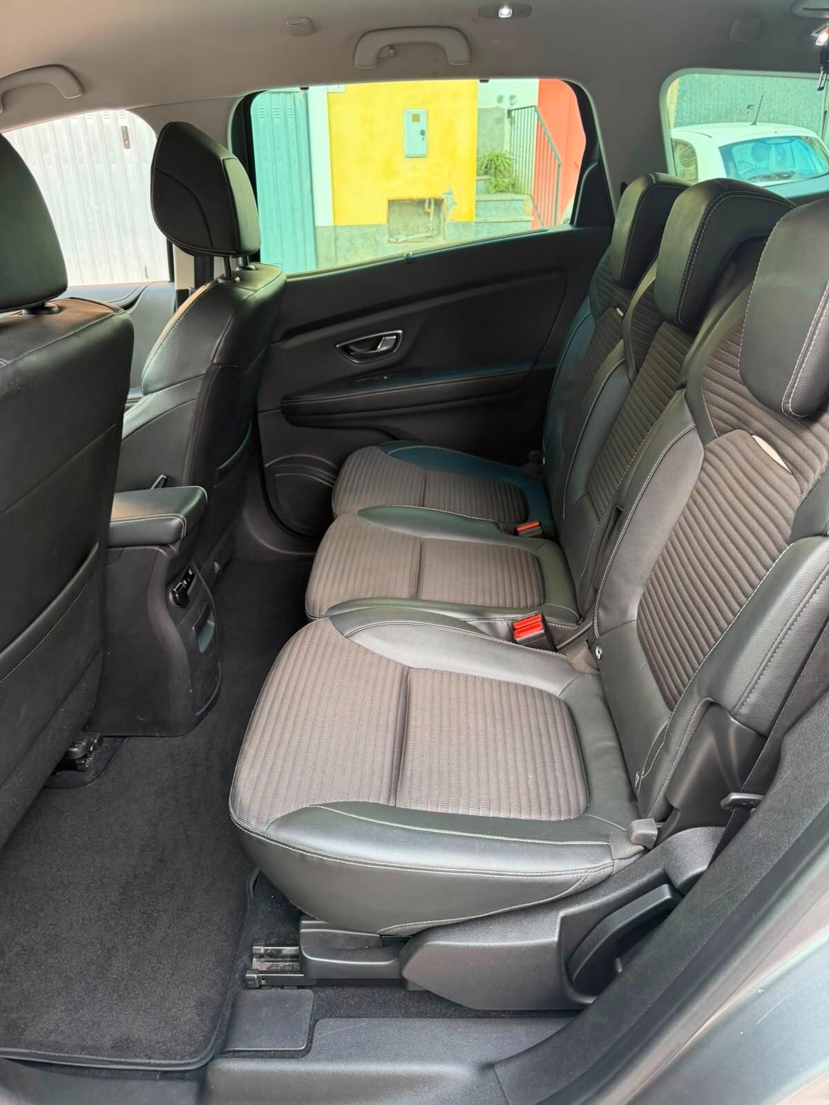Renault Grand Scenic Blue dCi 120 CV Initiale Paris