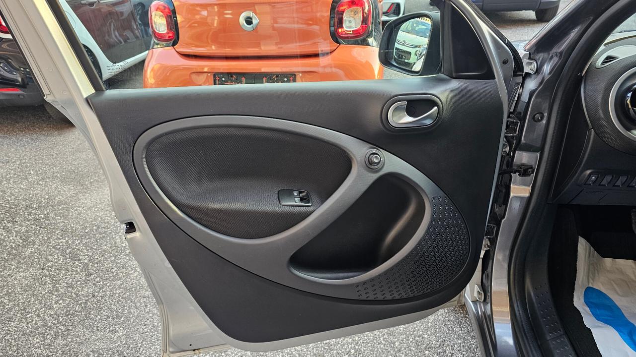 Smart ForFour 90 0.9 Turbo twinamic Passion UNIPRO NAV ANDROID TAGL UFF LED