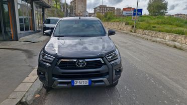 Toyota Hilux 2.4 D-4D A/T 4WD 4 porte Double Cab Invincible