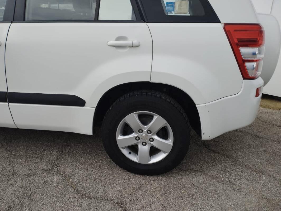 Suzuki Grand Vitara 1.9 ddis Plus 5p
