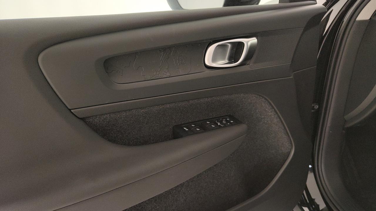 VOLVO XC40 2.0 b3 Essential auto