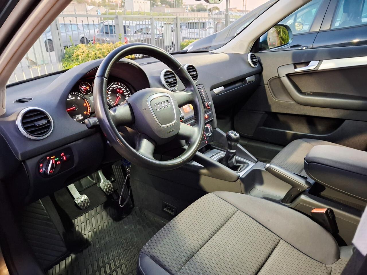 Audi A3 SPB 1.6 TDI 105 CV CR Ambition