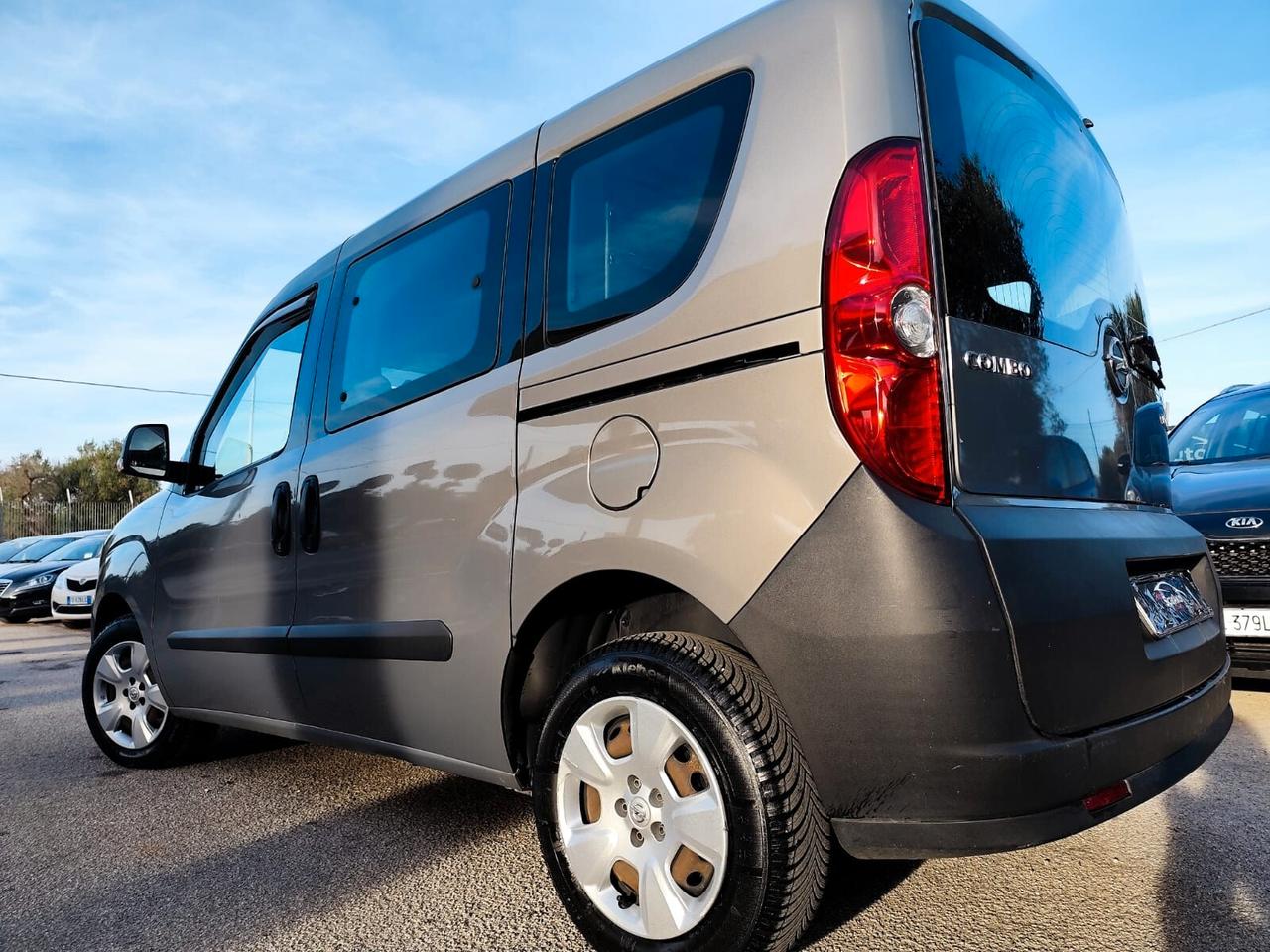 Opel Combo 1.6 CDTI 105CV L1 H1