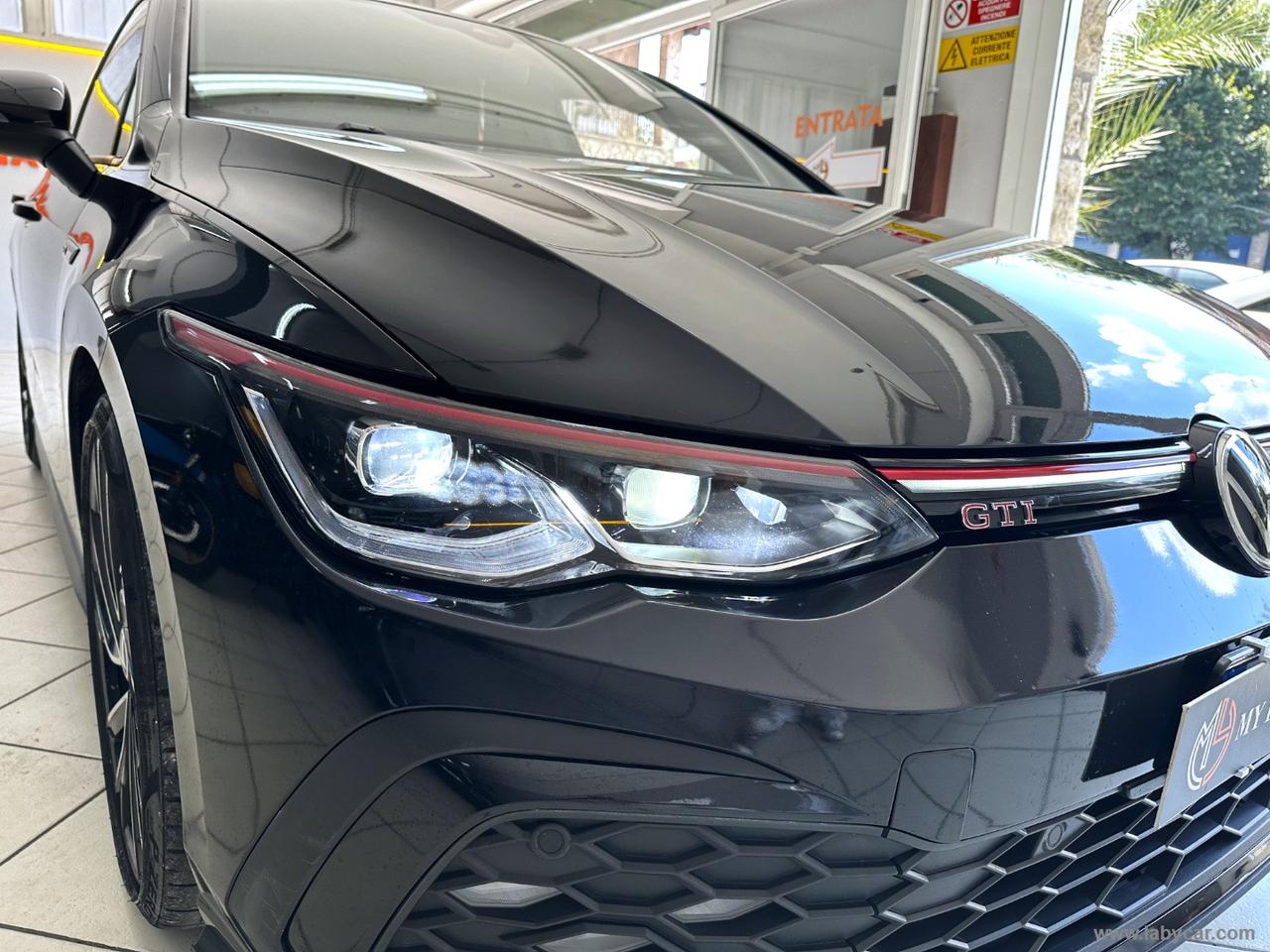 VOLKSWAGEN Golf GTI 8 PERFORMANCE 2.0 TSI DSG
