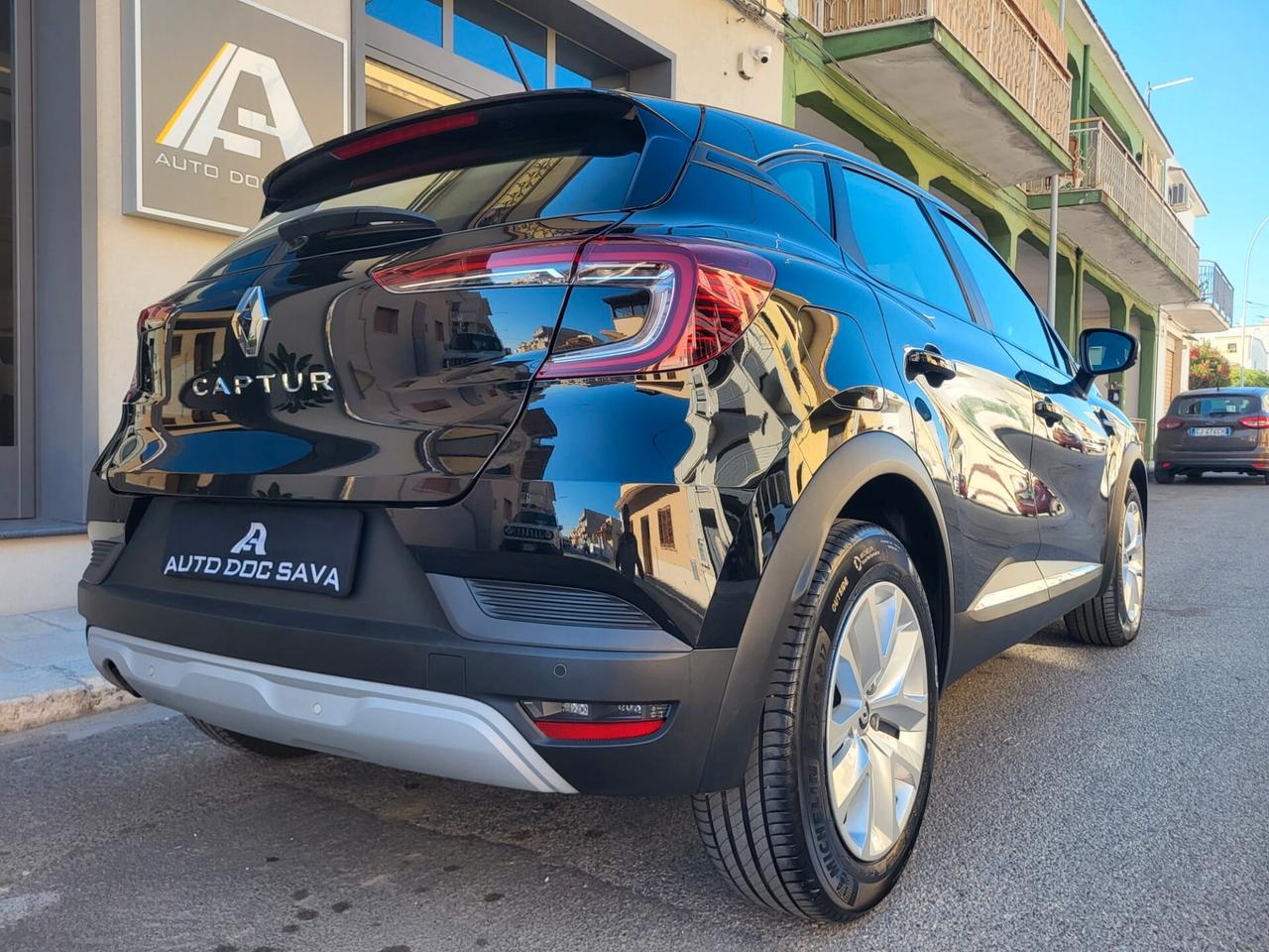 Renault Captur Dci 115 CV Business Pack+Navy+Retrocamera+Km 109800....