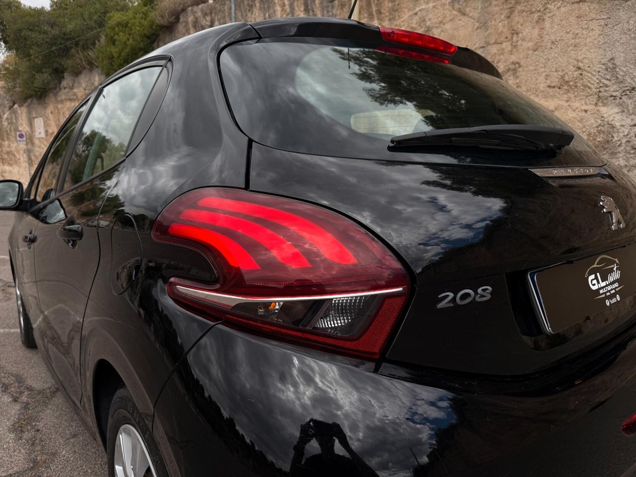 Peugeot 208 Active/1.0 68 CV/5 POSTI/CLIMA
