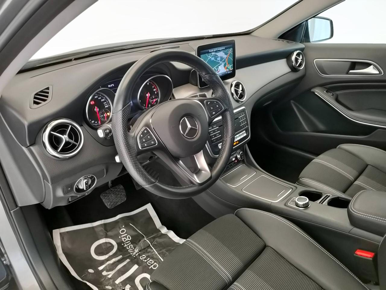 Mercedes-Benz GLA-X156 2017 - GLA 200 Sport auto