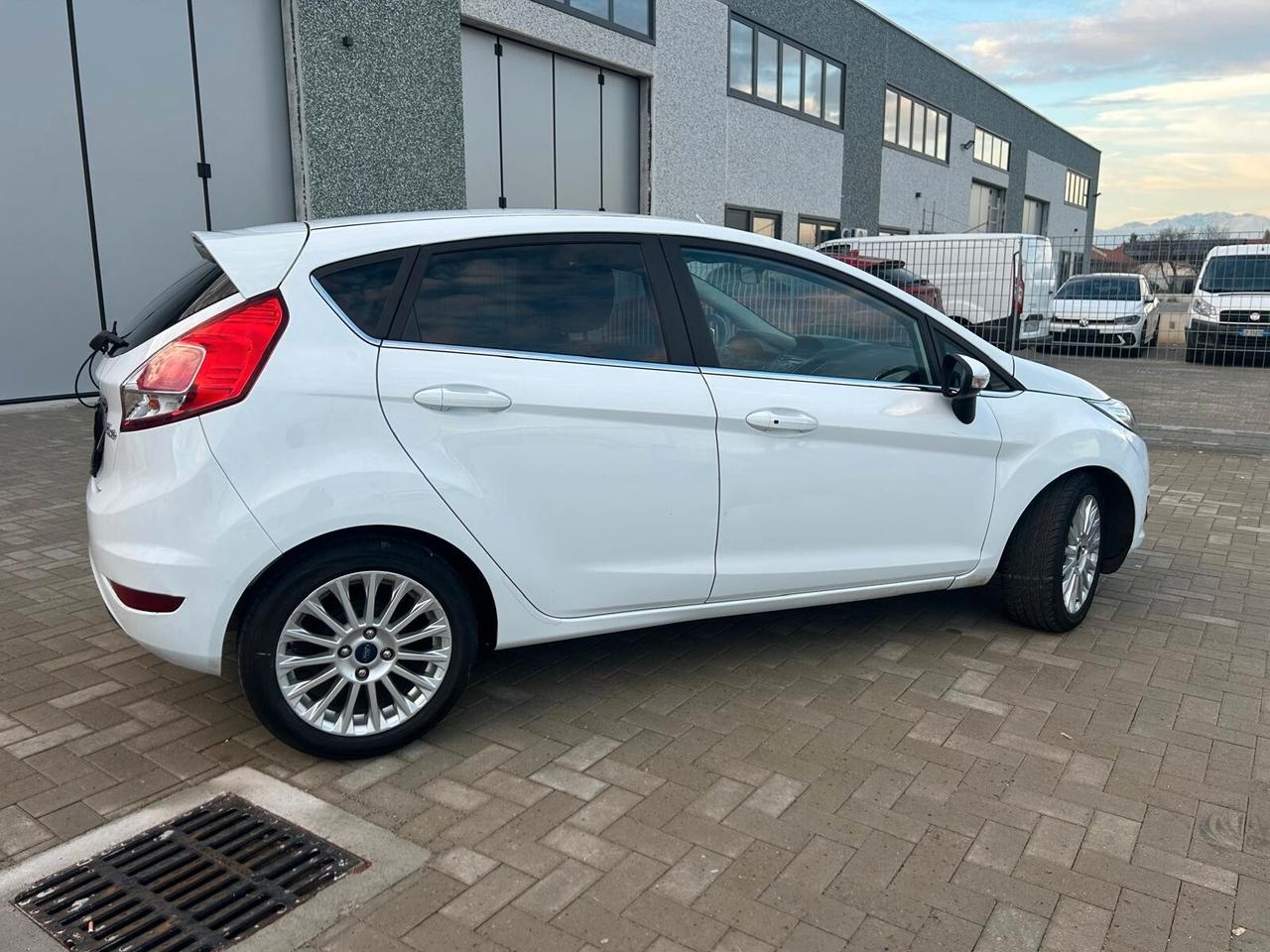 Ford Fiesta 1.5 TDCi 75CV 5 porte Titanium