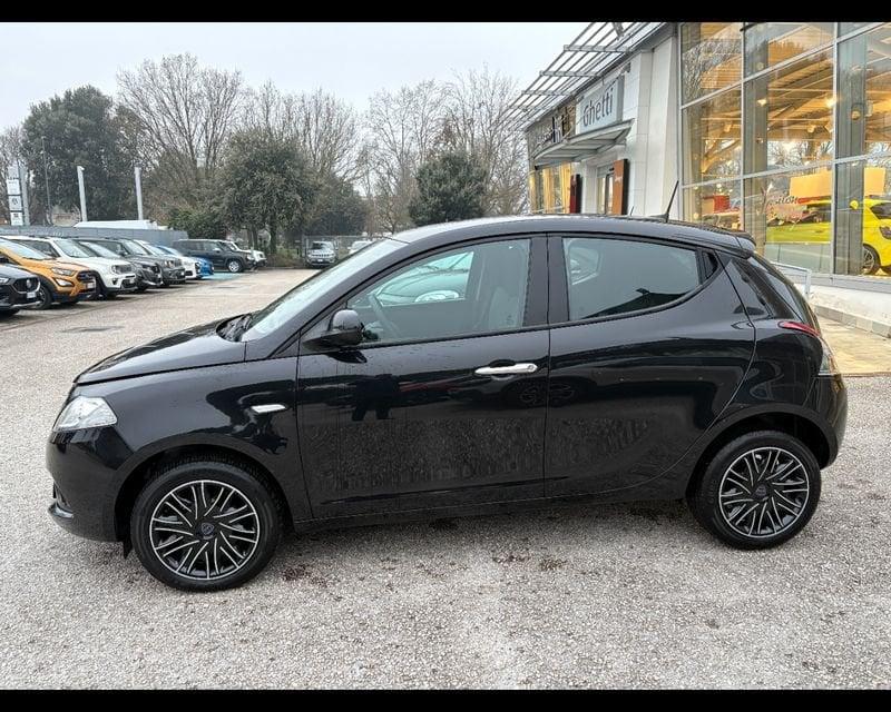 Lancia Ypsilon NUOVA My23 1.0 Firefly 70 CvStart&Stop Hybrid Silver Plus