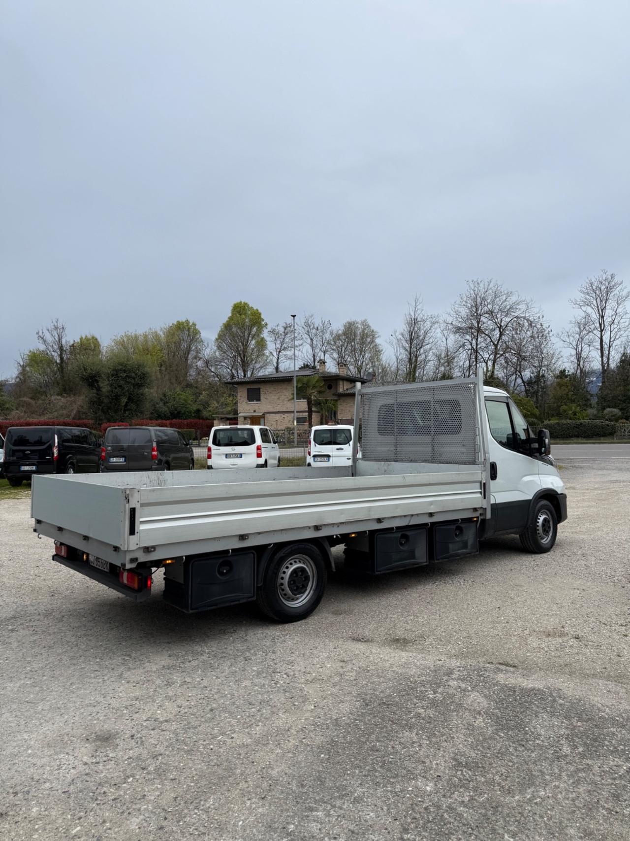 Iveco Daily cassone fisso 35s16