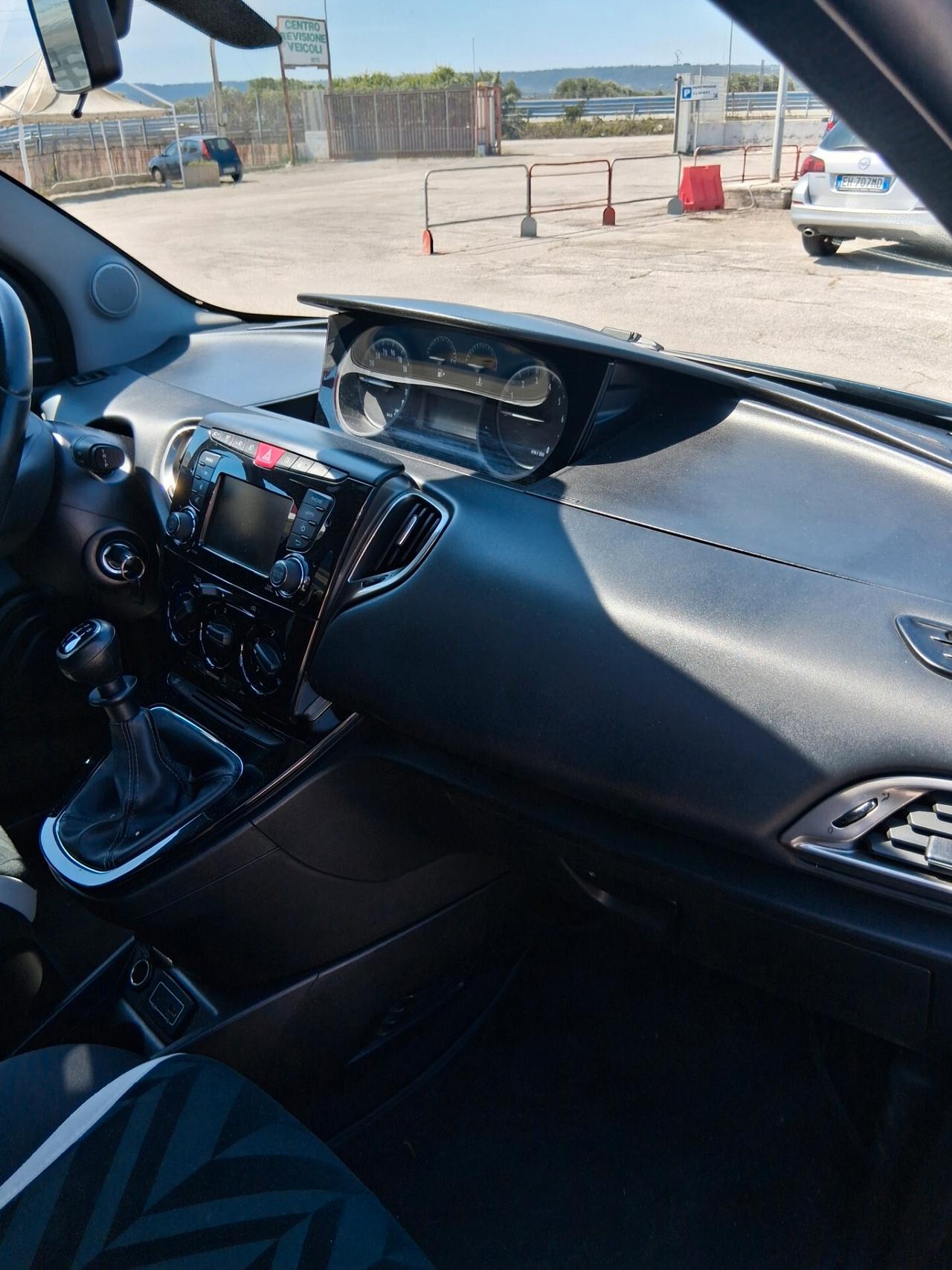 Lancia Ypsilon 1.2 69 CV 5 porte GPL Ecochic Gold