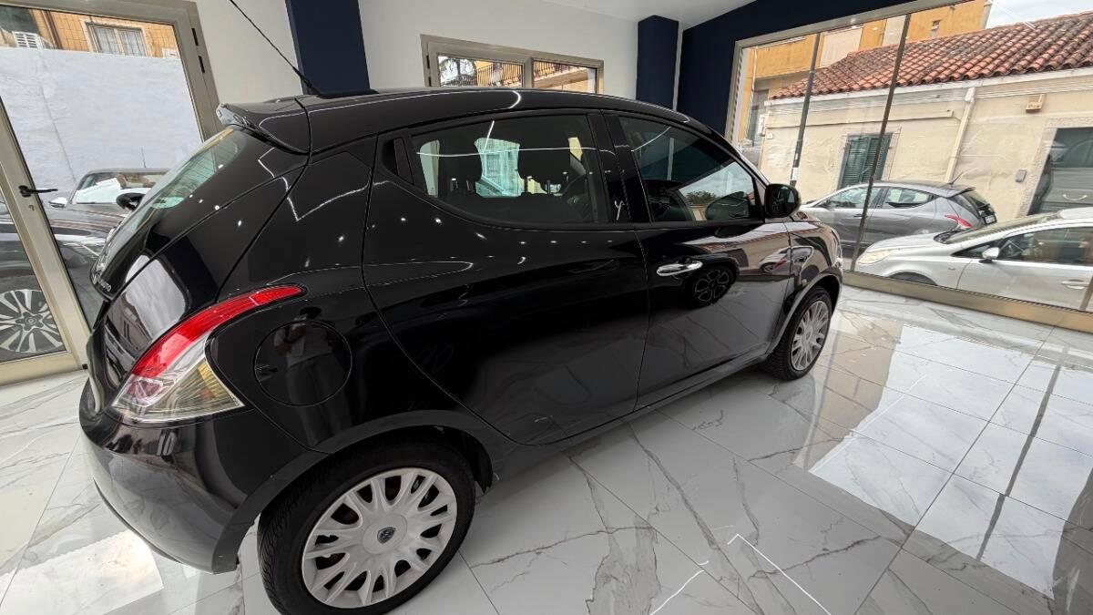Lancia Ypsilon LANCIA YPSILON 1.2 8v Platinum s&s 69cv