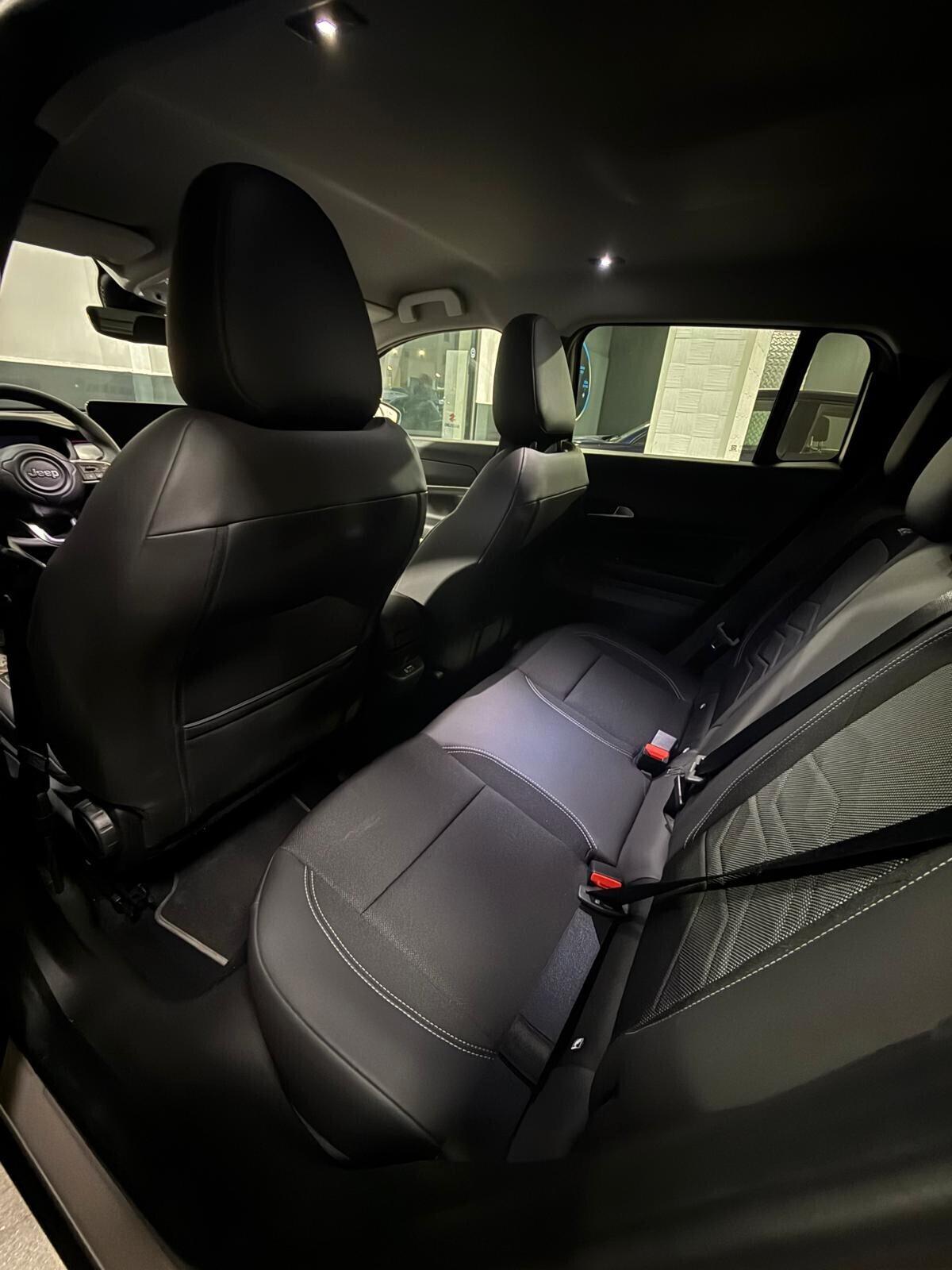 Jeep Avenger 1.2 Turbo 100 CV MHEV Summit