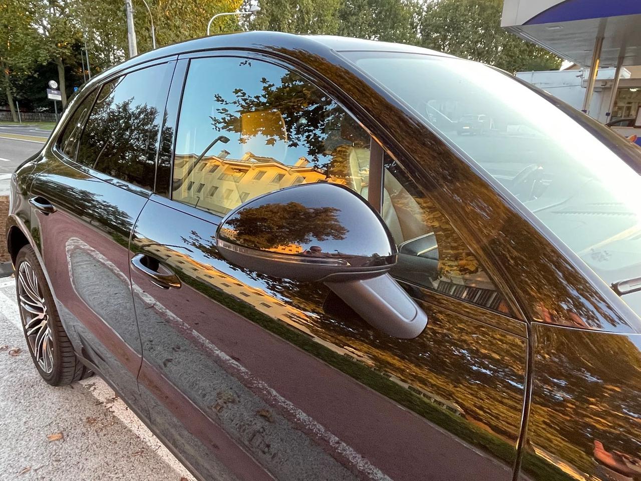 Porsche Macan -- 2.0 #7143