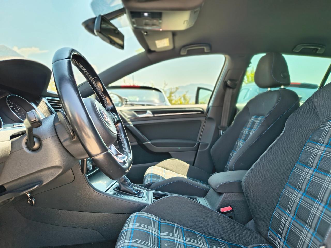 VW Golf GTE 1.4 TSI DSG Plug-In-Hybrid