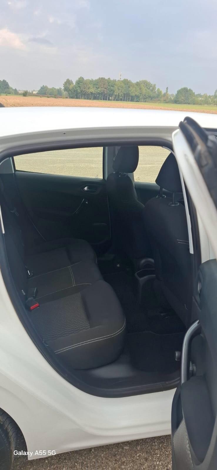 Peugeot 208 PureTech 82 5p. GPL Allure