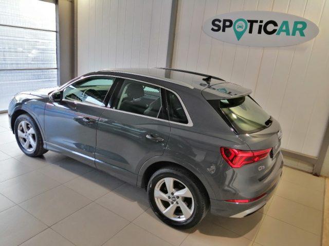 AUDI Q3 40 TDI quattro S tronic Business