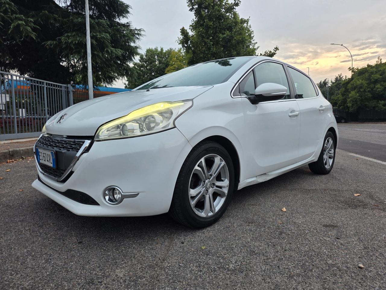 Peugeot 208 1.4 HDi 68 CV 5 porte Active