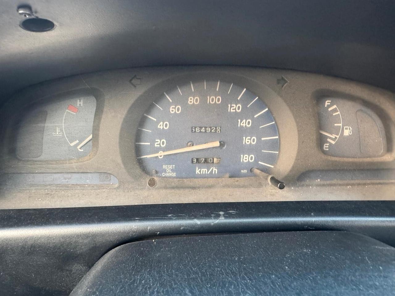 Toyota Hilux 2.5 D-4D 2WD 2p. Cabinato