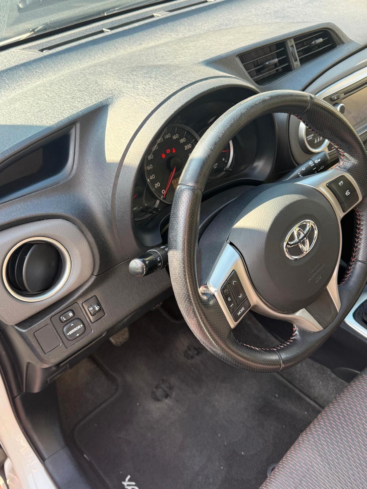 Toyota Yaris 1.4 D-4D 5 porte Lounge