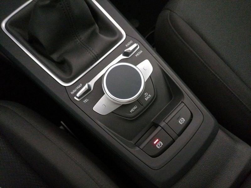 Audi Q2 35 1.5 tfsi Admired