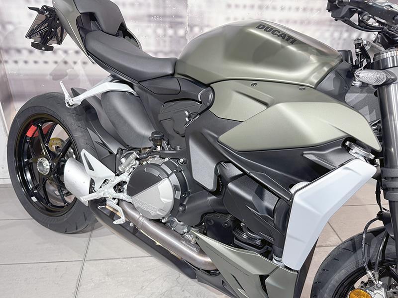 Ducati Streetfighter V2